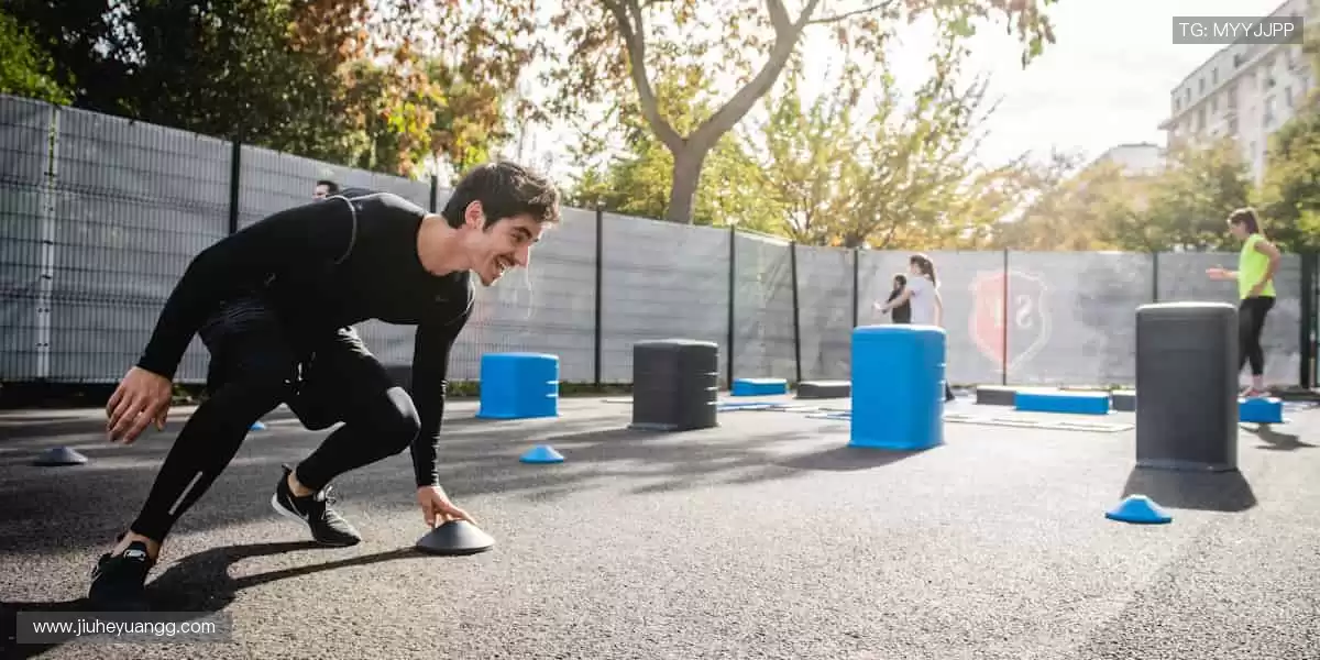 📱 边看边聊，弹幕刷屏，互动赢好礼！